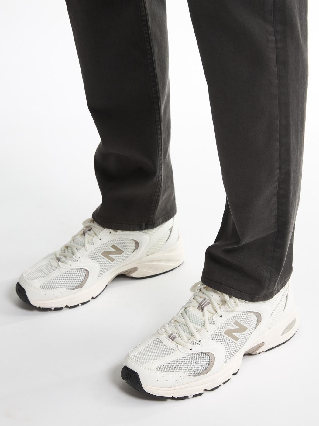 JEANS PETROL RUSSEL REGULAR TAPER GRIS OSCURO