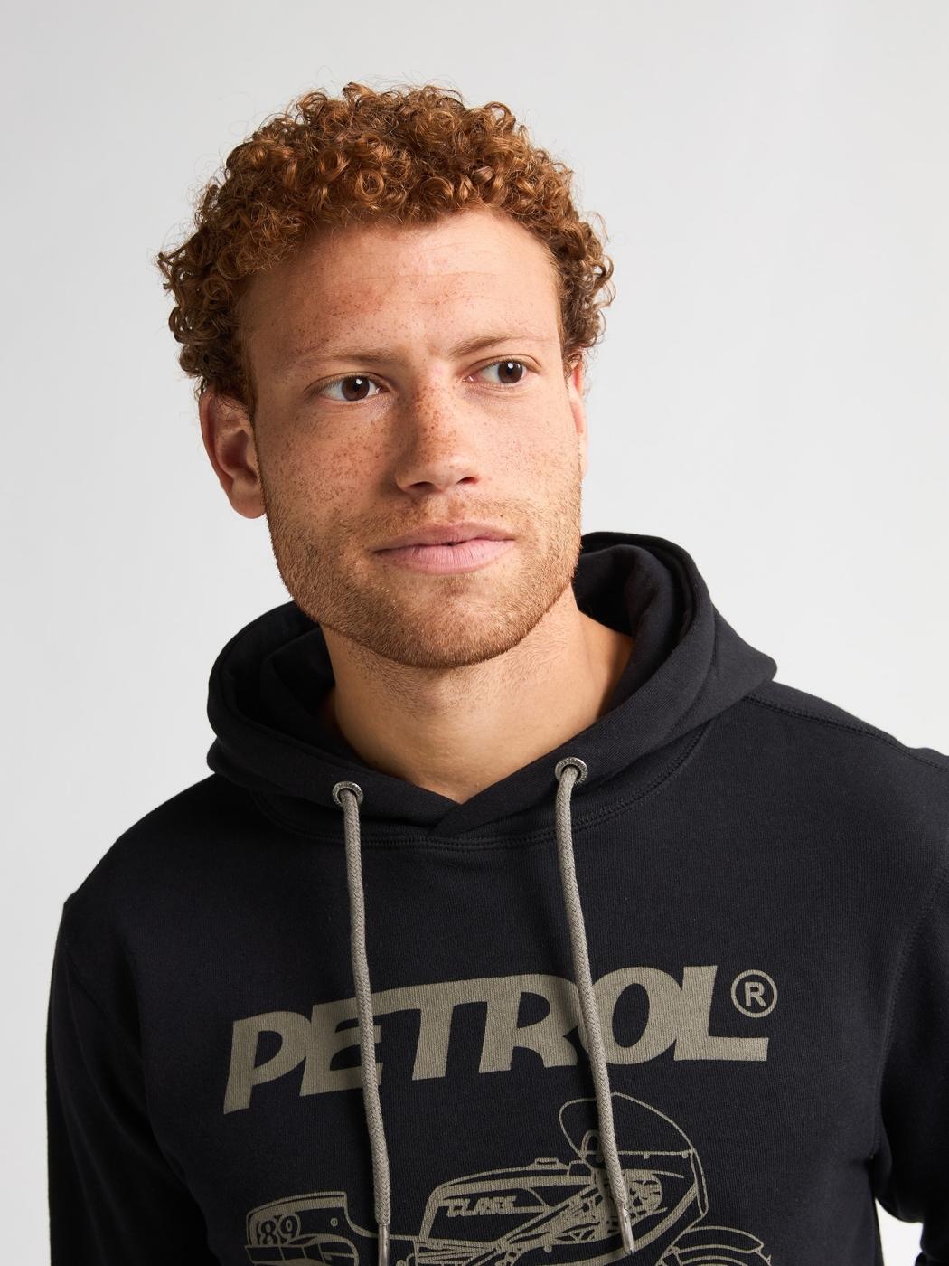 SUDADERA PETROL HOODED NEGRO